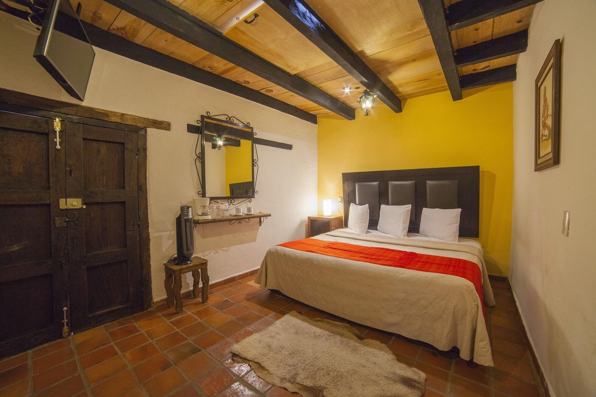 Hotel Adobe Y Teja Сан-Кристобаль-де-Ла-Касас Экстерьер фото