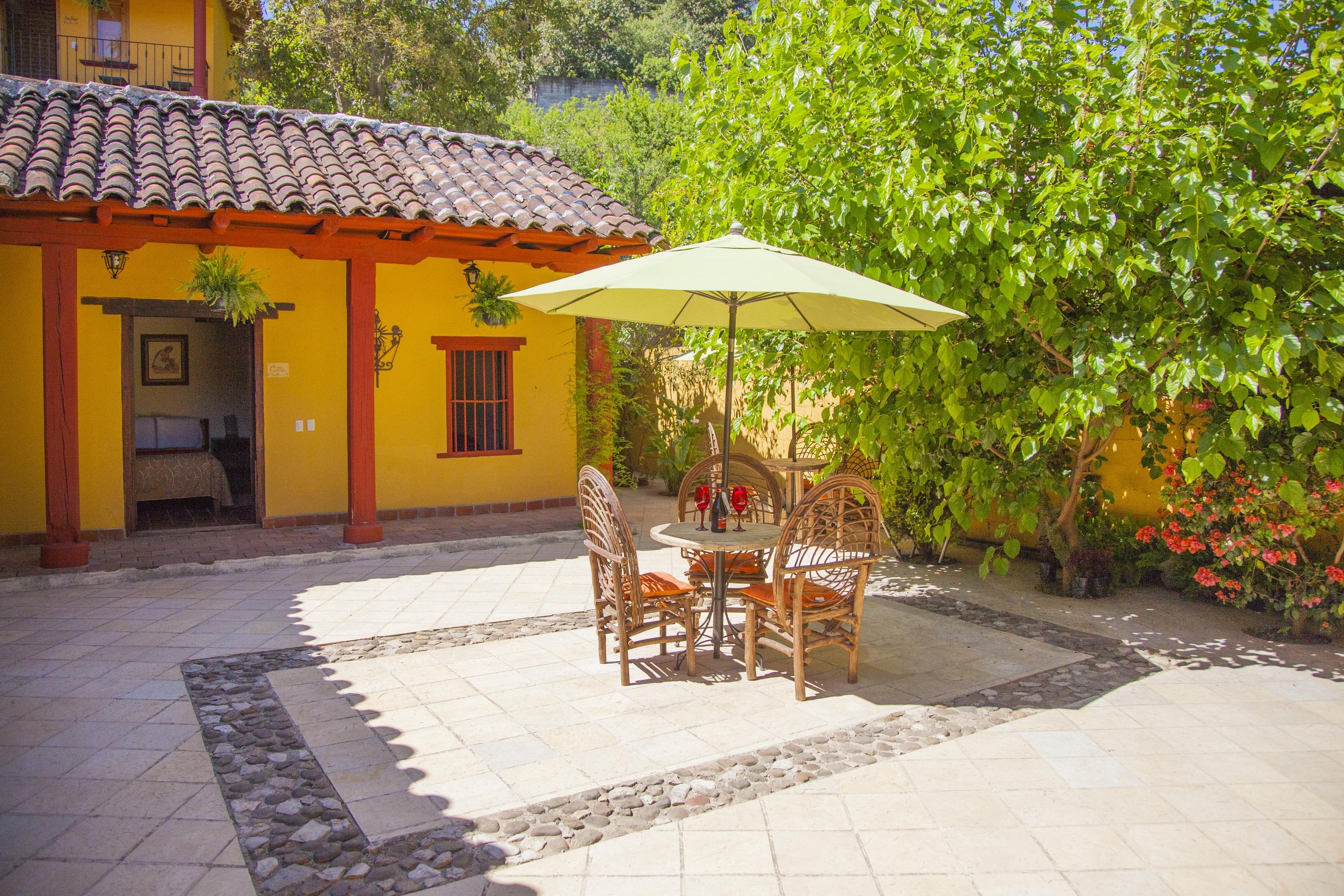 Hotel Adobe Y Teja Сан-Кристобаль-де-Ла-Касас Экстерьер фото